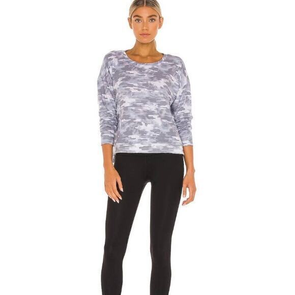 NEW Onzie x Revolve Lightweight Sweatshirt Size SMALL/MEDIUM Gray Camo High Low - Picture 4 of 7
